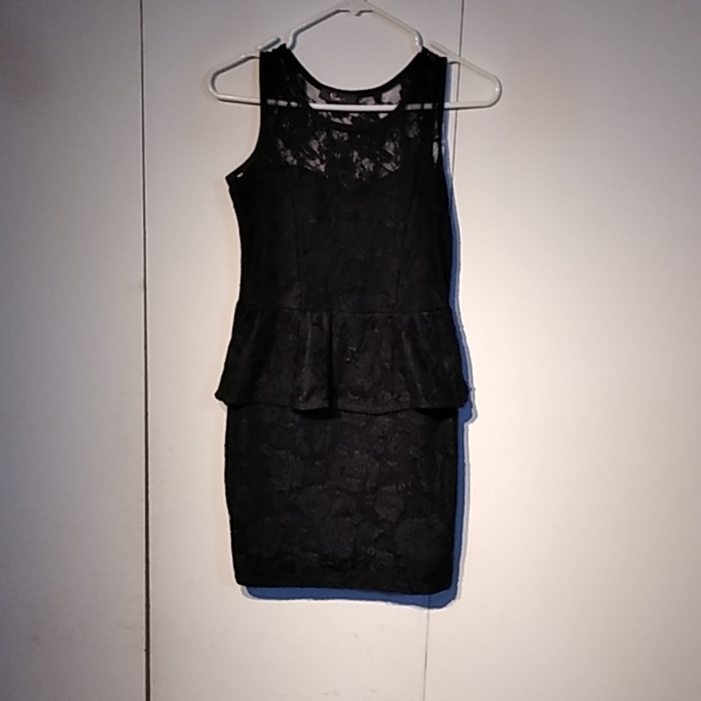 Floral lace bodycon dress